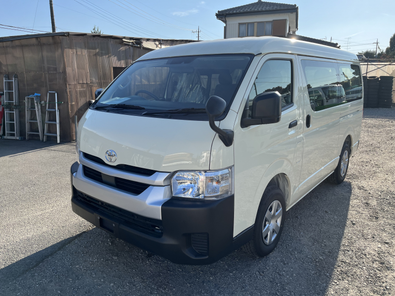 トヨタ ハイエースワゴンDX 4dr(TRH219W) 車種別カット済フィルム(通常